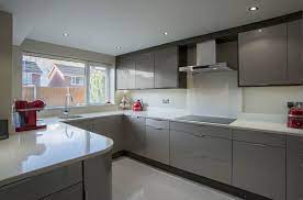 Modern, dayanıklı kullanım sunan mdf malzemeden üretilmiş akrilik ve high gloss kapak mutfak dolabı tercih ederken tercih edeceğiniz alternatifler. High Gloss Mu Akrilik Mi Besiktas Mutfak