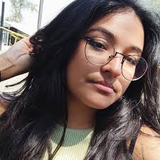 Osea, sí conozco los Cabbage Patch JAJA pero lo que yo digo es un mito,  cuento, o así que habla de que en los huertos nacen bebés de los repollos.  Así me