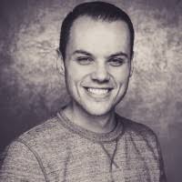 40+ perfiles de «Simons»