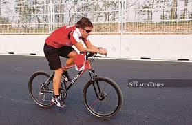 Les circonstances de l'accident dont a été victime fernando alonso sont désormais connues, sur base d'un rapport établi par la police du canton suisse de lugano. F1 Star Alonso Conscious And Well After Cycling Accident In Switzerland