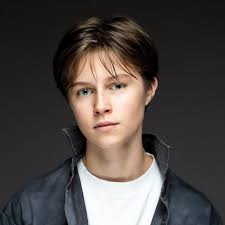 Changing Ends (TV Series 2023– )