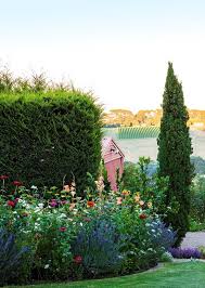 8 Charming Cottage Garden Ideas In Pictures Cottage Garden Garden Design Cottage Garden Design
