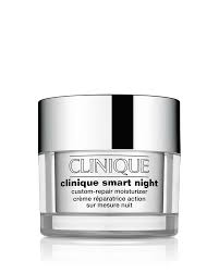 As you sleep, this innovative moisturizer helps visibly smooth lines and wrinkles, firm, brighten, and support skin's moisture barrier. Clinique Smart Night Custom Repair Moisturizer Clinique Germany