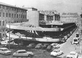 Quand Le Vieux Port Avait Des Airs De Venise Avec Son Canal De La Douane Marseille Image De Marseille Vieux Port