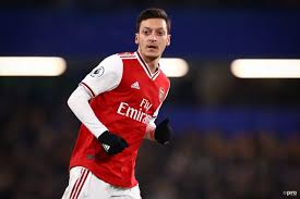 What's the number 10 on mesut ozil's shirt? Mesut Ozil Posts Picture Of Himself In Fenerbahce Kit Goalball