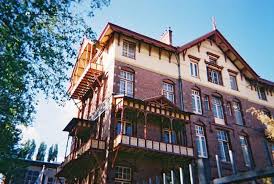 Difficult booking and very limited amenities, but great location and clean rooms. Les 4 Meilleures Auberges De Jeunesse A Amsterdam