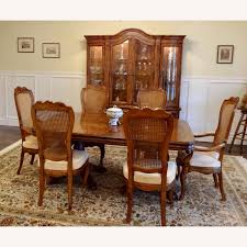 With millions of unique furniture, décor, and housewares options, we'll help you find the perfect solution for your style and your home. Drexel Heritage Dining Set With 8 Chairs Aptdeco