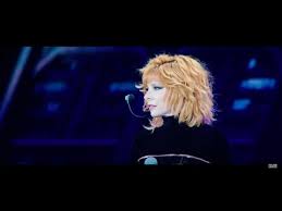 Pourvu qu'elles soient douces (live 2019). Mylene Farmer Je Te Rends Ton Amour Live 2019 Art Video 4k Ertm