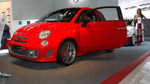 Abarth se convirtió en la sección de competición de fiat, dirigida por el afamado diseñador de motores aurelio lampredi. Fiat 500 Abarth News Frankfurt Show Abarth 695 Tributo Ferrari 2009 Top Gear