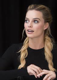 Margot robbie is a highlight of any and every red carpet she graces with her presence. Margot Robbie New Hairstyle New Color Diy New Haircut