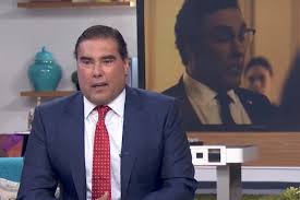 Carbajal afirmó que a pesar de esta situación, los empleados de eduardo yañez no sufren de maltrato y lo tienen en buena estima pues a falta de relaciones familiares se ha fraguado una gran. Picoteando El Espectaculo Se Nota Pasado De Peso La Situacion Que Eduardo Yanez Viviria En Televisa Tras Supuesta Cirugia Fallida Reaparecio En La Television Y Sorprendio A Los Televidentes