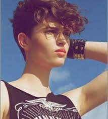 10 Short Curly Hair 2015 Jpg 500 551 Kurze Lockige Frisuren Lockige Frisuren Lockige Pixie Frisuren