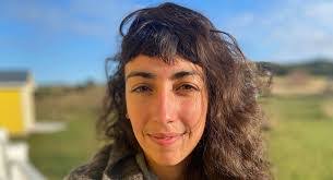 Kim Bechard's Instagram, Twitter & Facebook