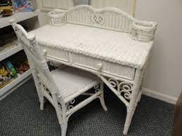Buy wicker bedroom chairs and get the best deals at the lowest prices on ebay! White Wicker Desk And Chair Set Wicker Decor Painting Wicker Furniture White Wicker