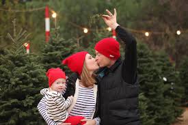 Family christmas photo outfit ideas. Easy Family Christmas Pictures Outfits Our Favorites Lipgloss And Crayons