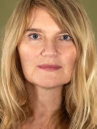 Vanessa Bergmann's Instagram, Twitter & Facebook