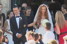 Sa femme et sa fille sont intelligentes et serviables. Le Mariage De Jorge Mendes Footraque Foot Et Amour Mariage De Jorge Mendes 3 Aout 2015 Sofoot Com