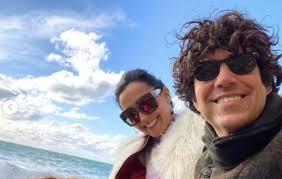 Il suo passaggio alla rete ammiraglia rai arriva dopo 6 anni di conduzione di detto fatto, il factual show di rai2 che ha. Caterina Balivo Chi E Il Marito Guido Maria Brera Eta Foto Lavoro