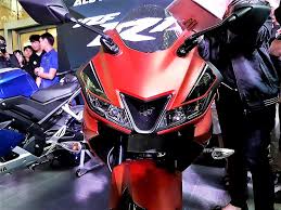 Pictures of yamaha yzf r15 v3 from every angle of the bike like front and rear view, side view, top view yamaha yzf r15 v3 is available in 4 colours also. New 2017 Yamaha R15 V3 Pics Gallery