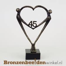 Top Cadeau 45 Jaar Getrouwd Het Hart Met 45 Bbw003br67 Tekstplaatje Met Gravering Zonder Tekstplaatje Levertijd Binnen 2 Werkdagen Cadeauverpakking Persoonlijke Boodschap Zonder Cadeauverpakking En Persoonlijke Boodschap Cadeau Idee 45