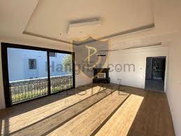 Bahçeli ev modelleri apartman dairelerine kıyasla çok daha geniş mimari tasarım yelpazesine sahiptir. Girne Catalkoy De Modern Mimariye Sahip Satilik 3 1 Villa Hangi Ev