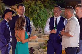 The bachelorette contestants waiting patiently for katie to begin the week four cocktail party. Die Bachelorette 2020 Die Erste Folge Endet Mit Einem Peinlichen Abgang Panorama Stuttgarter Zeitung