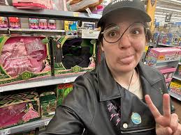 SOMEONE SAVE ME!!! I CANT CHOOSE!! 💚 🖤