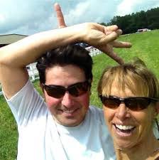 Kari Castle's Instagram, Twitter & Facebook