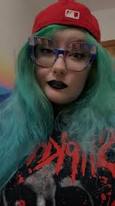 Dark fantasy writer seeking connections