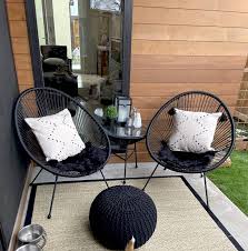 Black garden dining set with parasol hummingbird feeders. Things To Turn Your Patio Into Your Fave Place To Chill