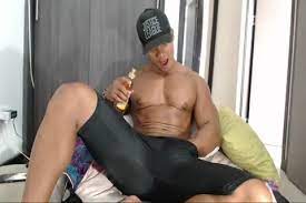 Straight amateur gets jerked off by older guy. Lycra Sur Gay Men Ring