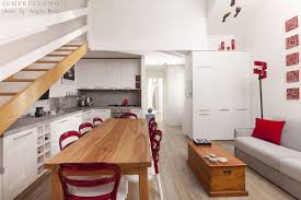 Scopri le foto di cucine a vista, con soluzioni moderne e di fascino sul sito living del corriere della sera Foto Soggiorno Con Cucina A Vista E Zona Pranzo Con Arredamenti Su Misura Di Semprelegno 485125 Habitissimo