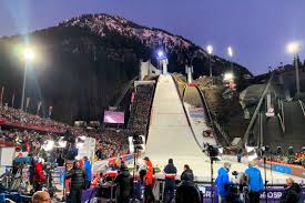 Oberstdorf is a municipality and skiing and hiking town in germany, located in the allgäu region of the bavarian alps. So Plant Oberstdorf Den Vierschanzentournee Auftakt Skispringen Com