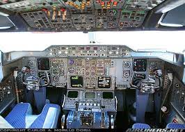 Cockpit D Un Airbus A310 304 Airbus A380 Cockpit Airbus Airbus Helicopters