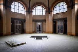 Einst waren die #heilstätten in #beelitz das größte lungensanatorium in deutschland. Chilling Photos Of A Hospital That S Been Abandoned For 25 Years