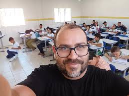 𝑇𝑜𝑛𝑦 𝑅𝑜𝑞𝑢𝑒