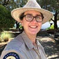 Stephanie Farnham's Instagram, Twitter & Facebook