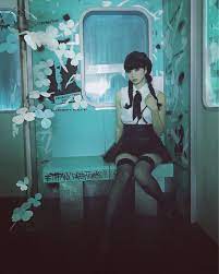 tiffanyandco tiffanypaperflowers tiffanyblue 煌めきを装備したら次の世界へ向かう電車 海の底みたいな夜と青と宝石 2枚目は盗撮しているうちだに気付いた映像です instagram anime art