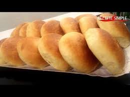 Petit Pain A La Semoule Extra Fine Leger Et Moelleux Youtube