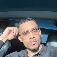 Nicknames of different hoods in Houston:🤘🏾🏚️ • 3rd Ward (The Tre/The  Dirty 3rd/103) • 5th Ward (The Bloody Nickel) • South Park (Jurassic Park)  • Acres Homes (44/Fo-Fo/The 4) • Alief (The