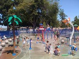 15 Best Indoor And Outdoor Water Parks In And Around Los Angeles Juegos De Agua Parques Albercas