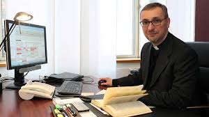 1966) ist erzbischof von hamburg und der flüchtlingsbeauftragte der deutschen bischofskonferenz. Missbrauch Erzbischof Hesse Raumt Unzureichende Information Ein Kirche Leben