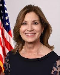 Donna Levick's Instagram, Twitter & Facebook