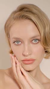 Hollywood inspired look 💄 Hair: Blow-dry foam and superlift volumizing  spray by Sam McKight Hairspray by sexyhair Hair rollers are from Amazon  Makeup: Foundation and blush by yensa Brow trio ...