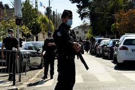 Il y a des raisons de vérifier si l' attaque au couteau était liée au terrorisme et l'enquête essaiera de le clarifier, a déclaré lors d'une conférence de presse benedicte bjrnland, cheffe du service de sécurité intérieure (pst). U 9xibiuf9ruom