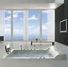 Eingelassener Whirlpool Mit Fernseher Luxus Badewanne Grosse Badewanne Badezimmer