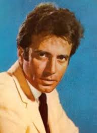 A kiss from Alejandro Rey