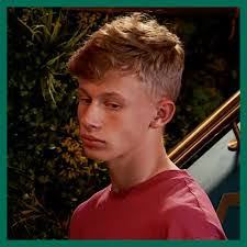 Elise Valentine's Instagram, Twitter & Facebook