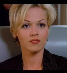 Tell me… : r/BeverlyHills90210