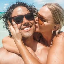 Lifestyle + Wedding Photographer (@ellariophotography) • Instagram photos  and videos